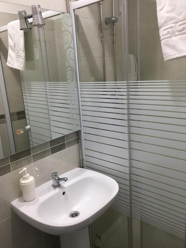 Triple Room with Private Bathroom image 1