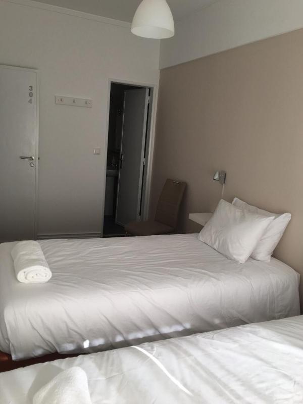 Standard Double or Twin Room with Balcony image 2