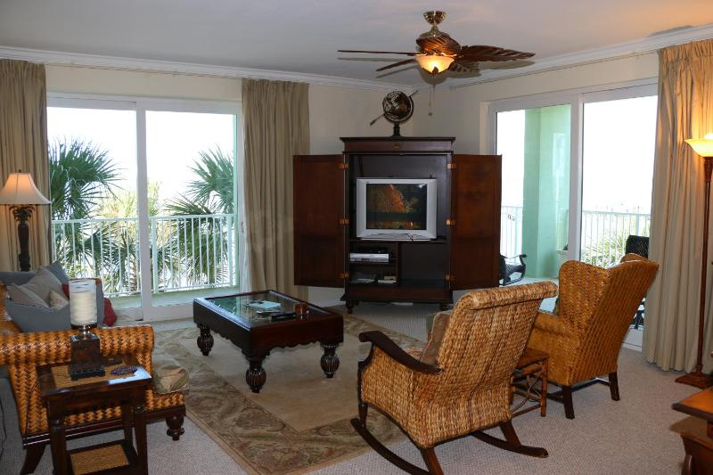 Three-Bedroom Apartment image 1