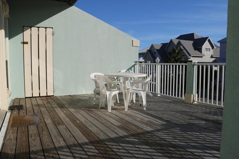 Three-Bedroom House image 2