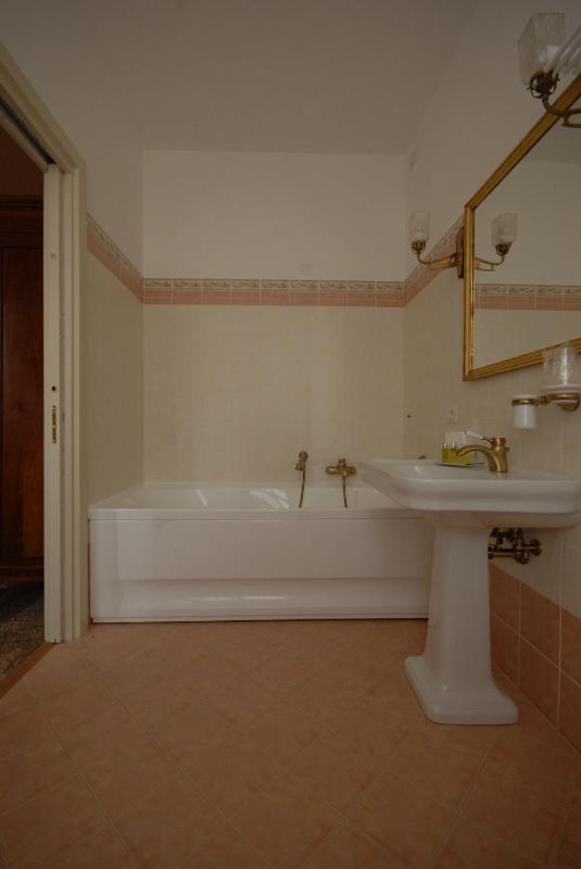 Superior Double Room image 4