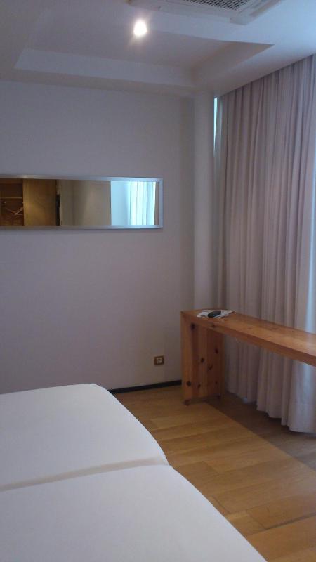 Single Room image 4