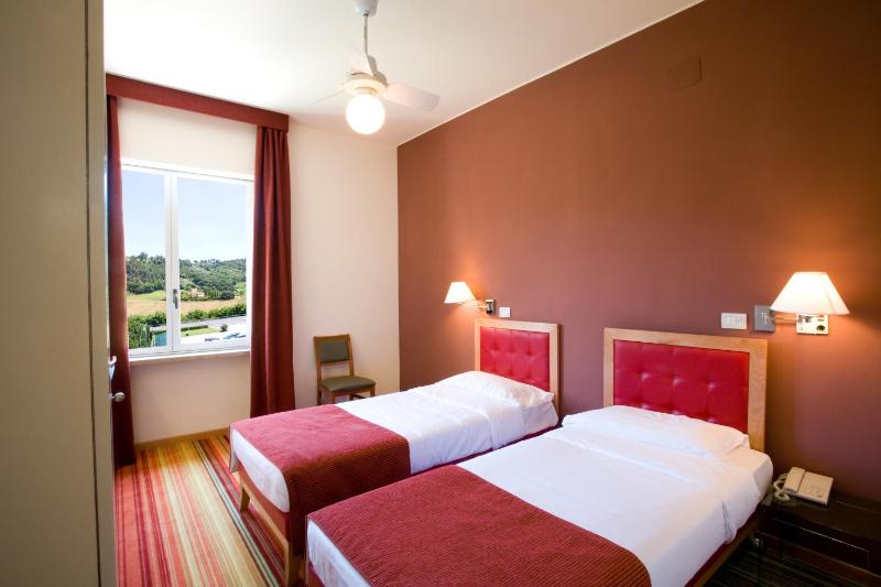 Double or Twin Room - Executive image 3