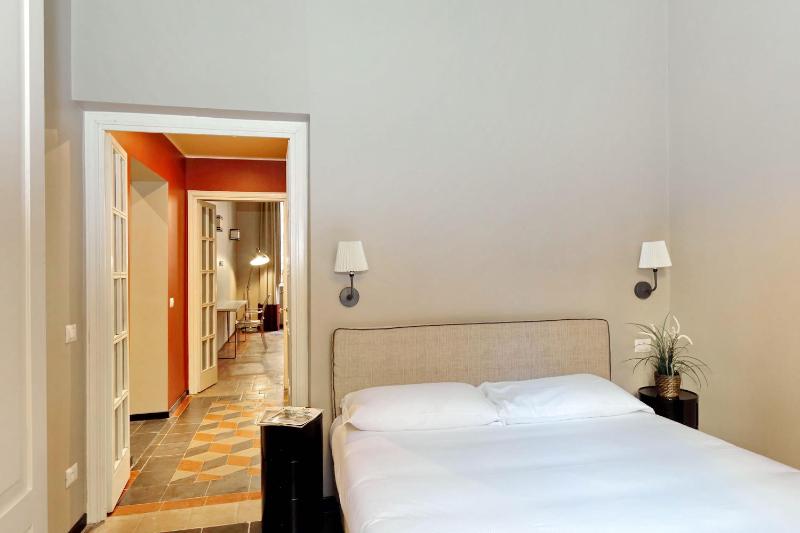 Three-Bedroom Apartment with Balcony image 2