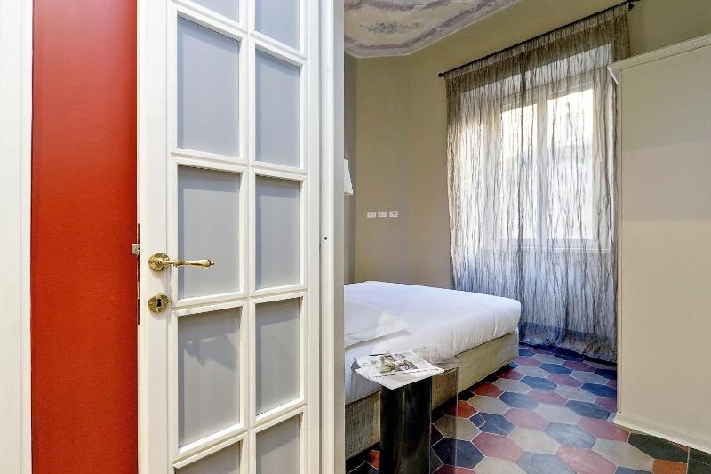 Three-Bedroom Apartment with Balcony image 4