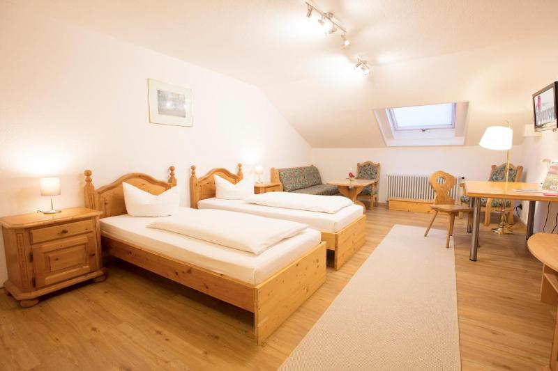 Economy Single Room image 3