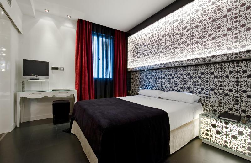 Standard Double or Twin Room image 3