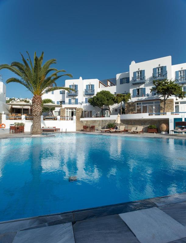 Poseidon Hotel Suites - image 1