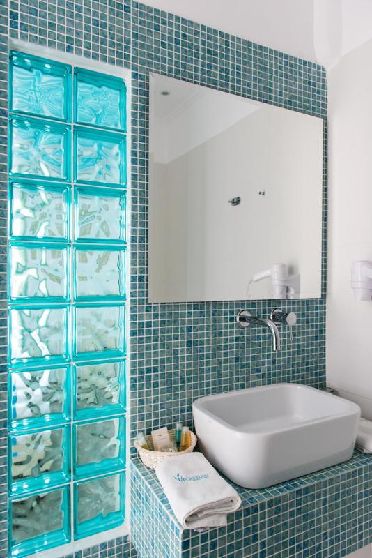 Poseidon Hotel Suites - image 4