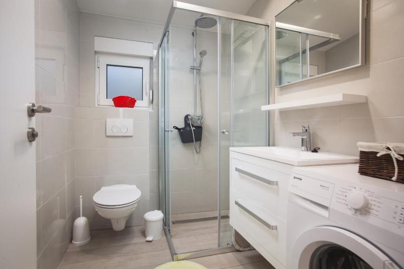 Studio Apartment image 3