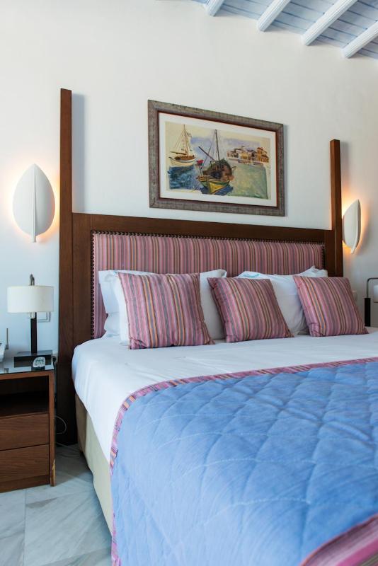 Poseidon Hotel Suites - image 11