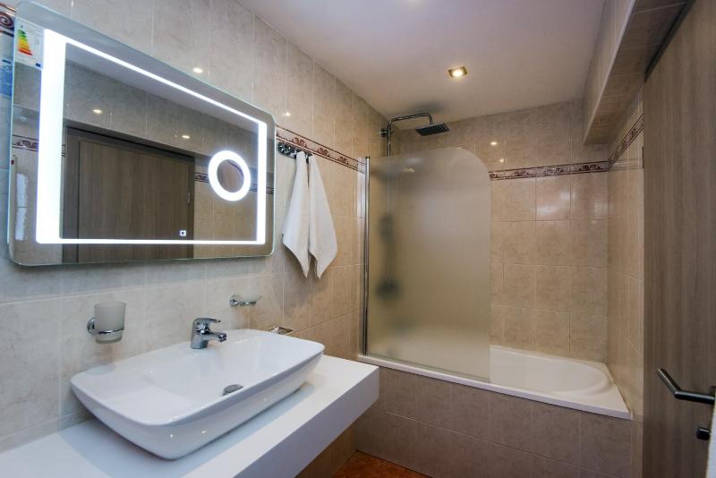 One-Bedroom Suite with Balcony image 1