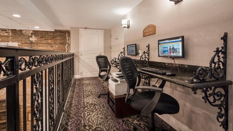Best Western Plus St. Christopher Hotel - image 15