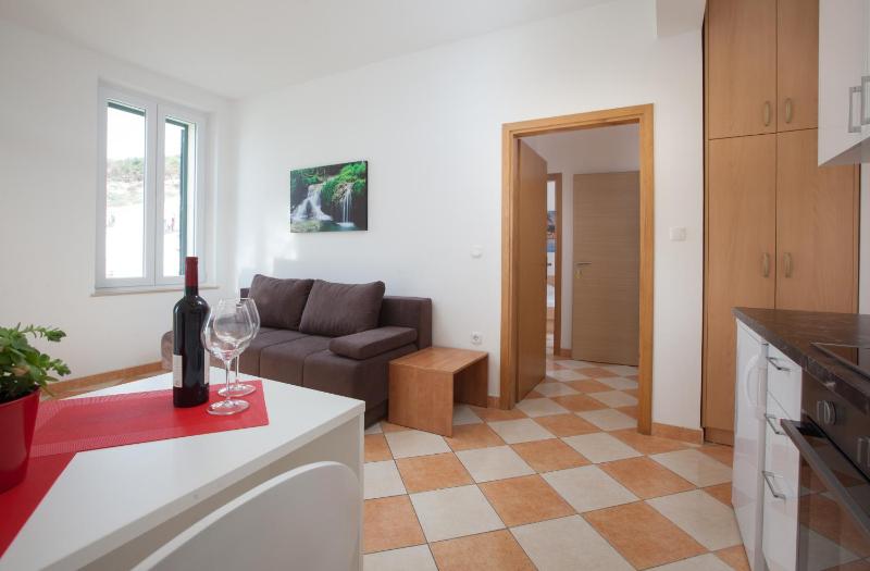 One-Bedroom Apartment image 4