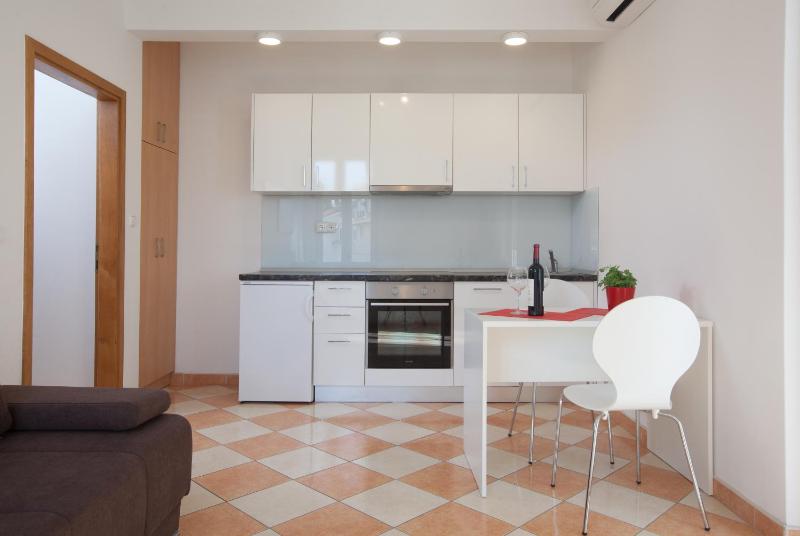 One-Bedroom Apartment image 3