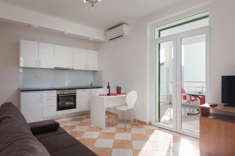 One-Bedroom Apartment image 2