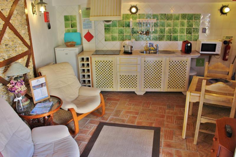 Studio with Pool and Sea View image 3