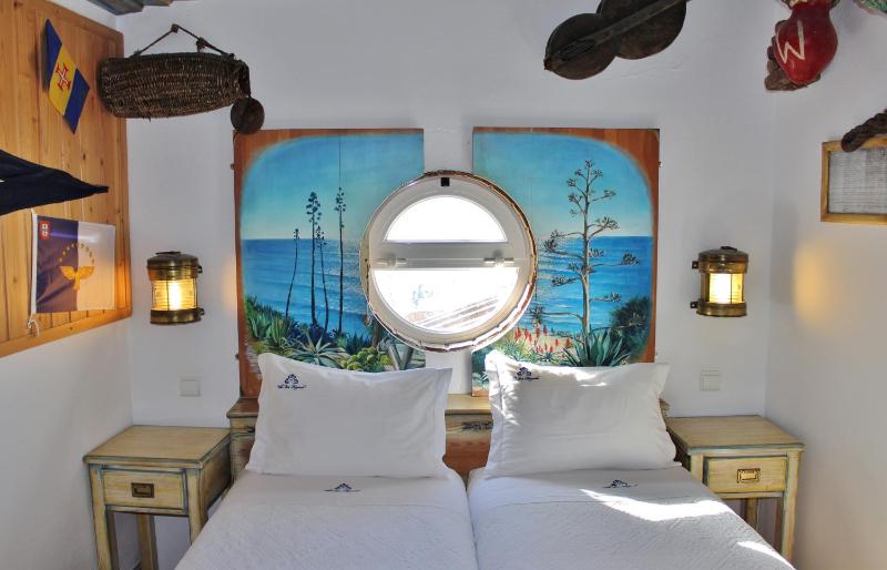 Two-Bedroom Villa with Sea and Pool View image 4