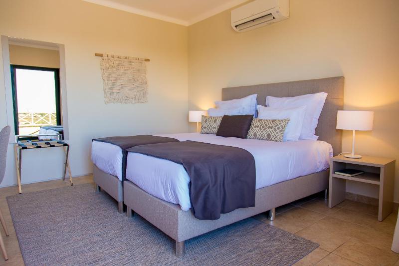 Two-Bedroom Triplex Apartment with Balcony image 4