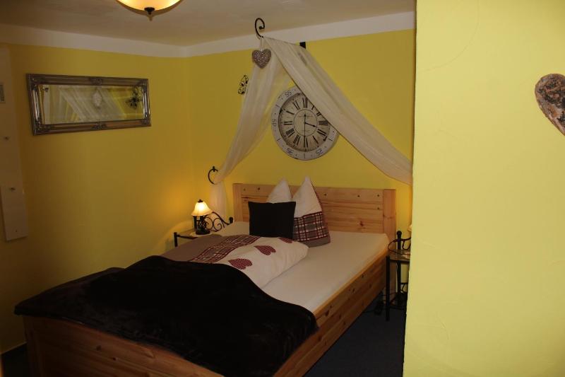 Single Room image 2