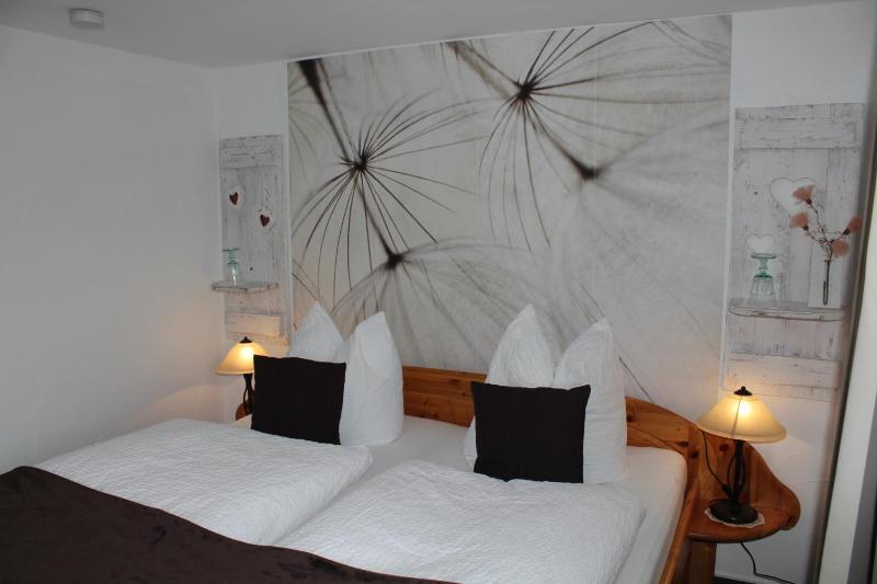 Double Room image 1