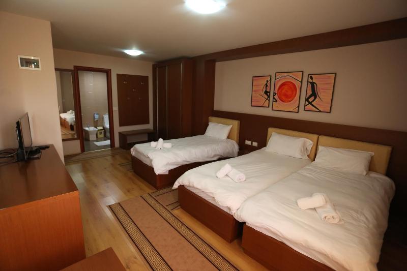 Triple Room with Balcony image 2