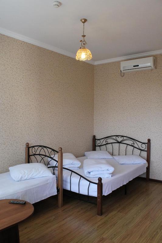 Triple Room image 2