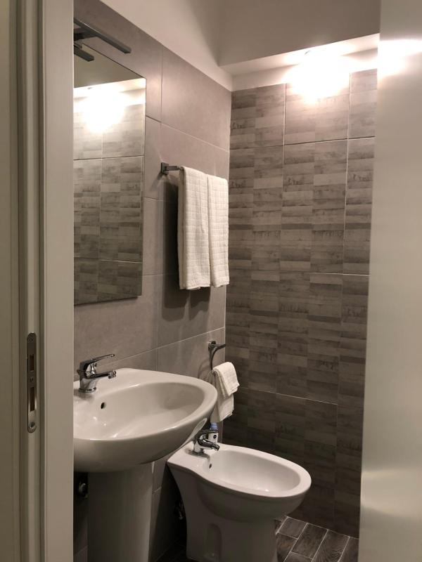 Double Room image 4