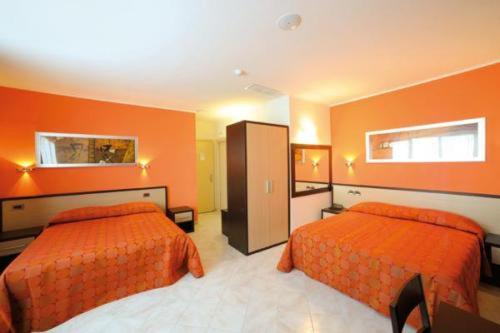 Quadruple Room image 1