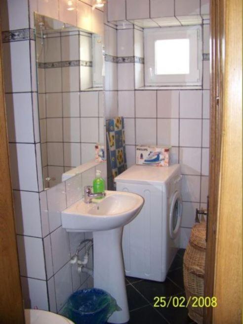 One-Bedroom Apartment image 1
