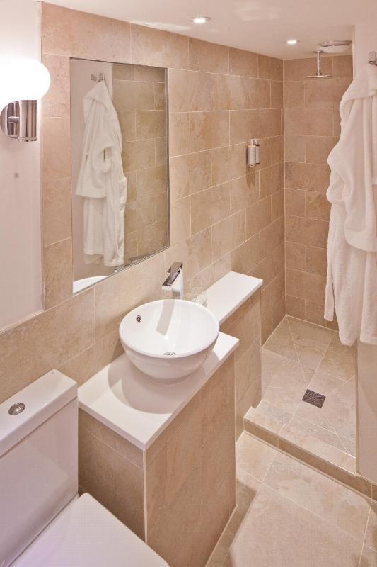 Deluxe King Room with Sea View image 3