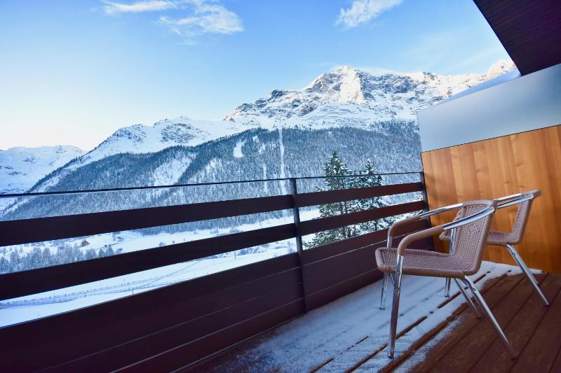 Double Room with Balcony image 3
