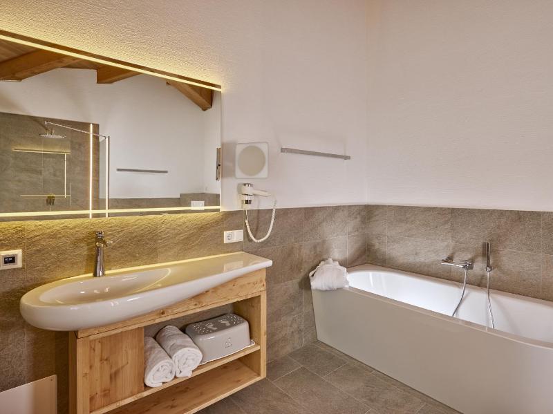 Chalet 1 image 3