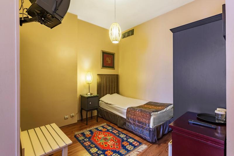 Triple Room image 2