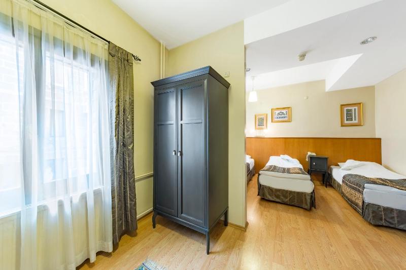 Triple Room image 2