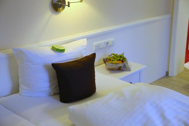 Double Room image 4