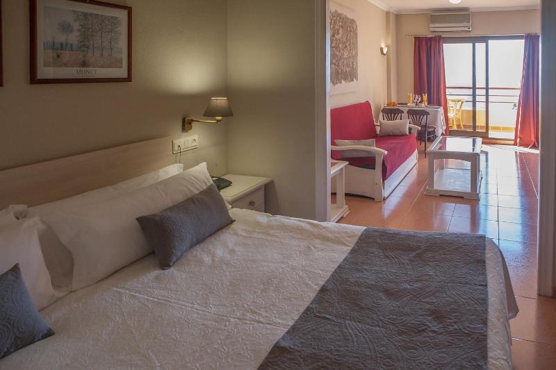 Apartment with Sea View (3 Adults) image 1