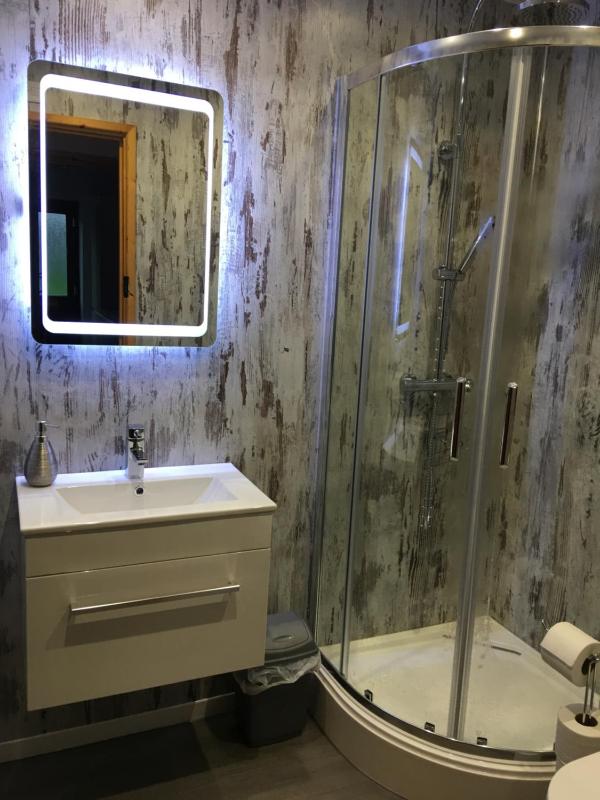 Twin Room with Private External Bathroom image 4