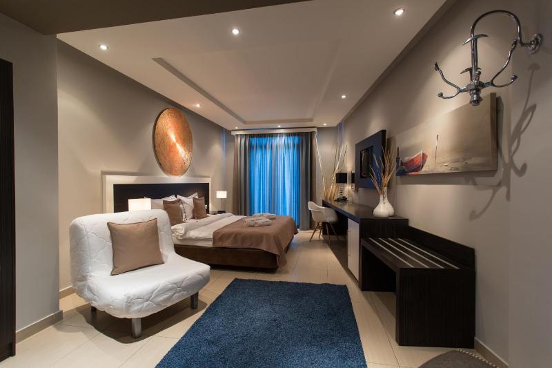 Double Room with Sea View image 1
