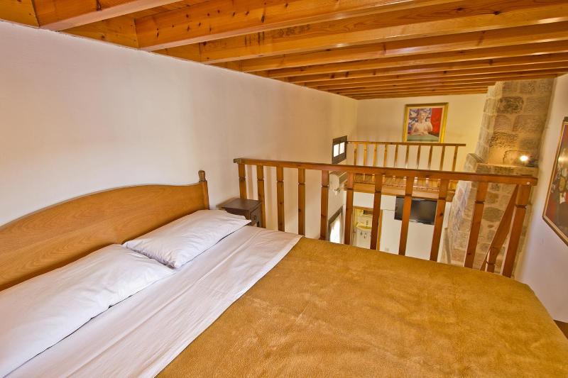 Camelot Traditional & Classic Hotel - image 6
