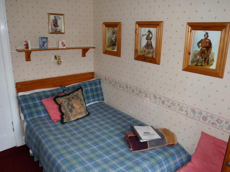 Single Room with Private External Bathroom image 4
