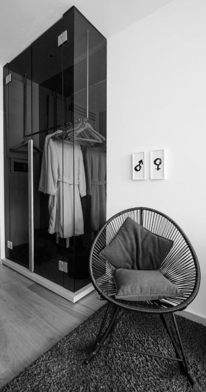 Double or Twin Room image 3