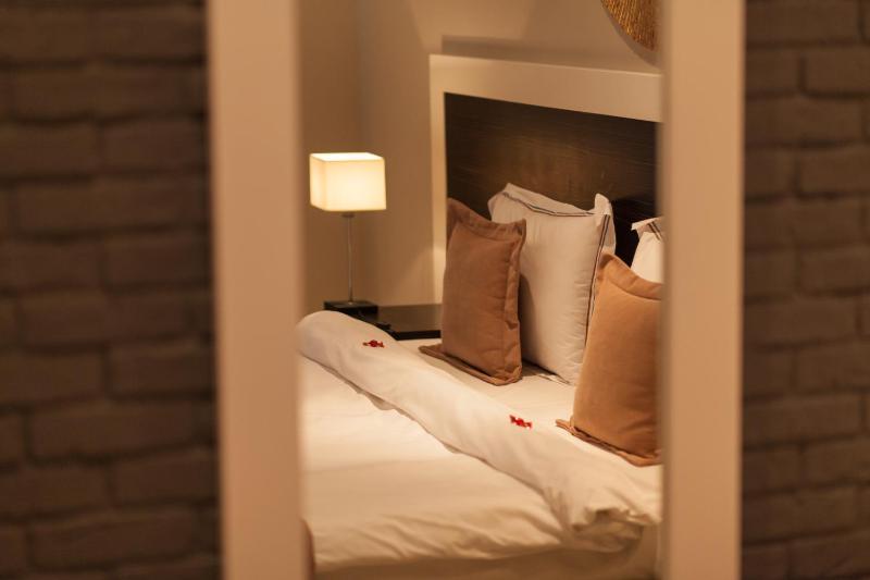 Double Room with Sea View image 4