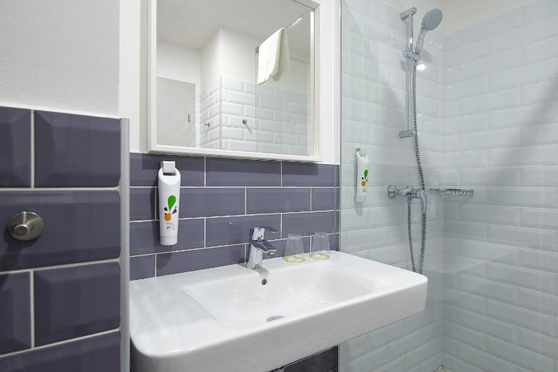 Standard Double Room image 2