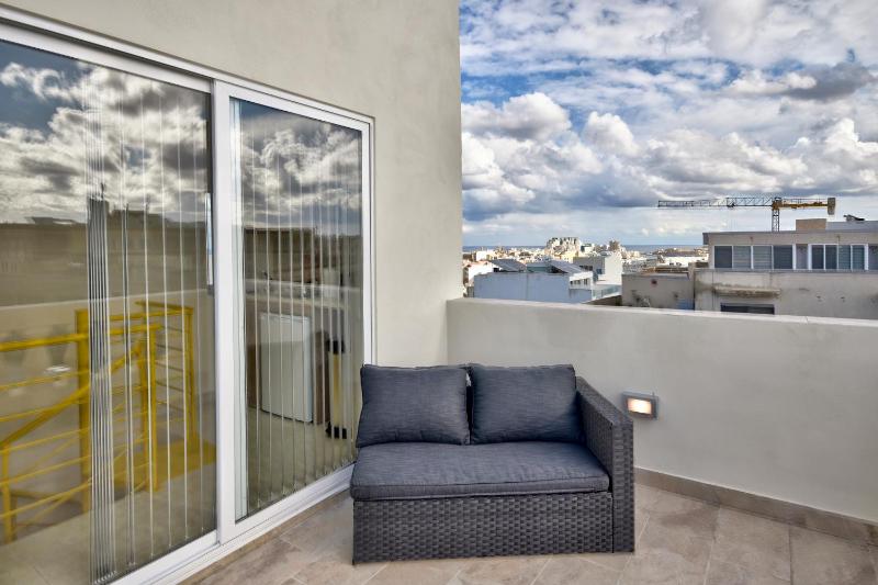 Central Suites St. Julian's - image 2