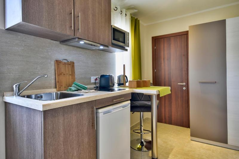Central Suites St. Julian's - image 12