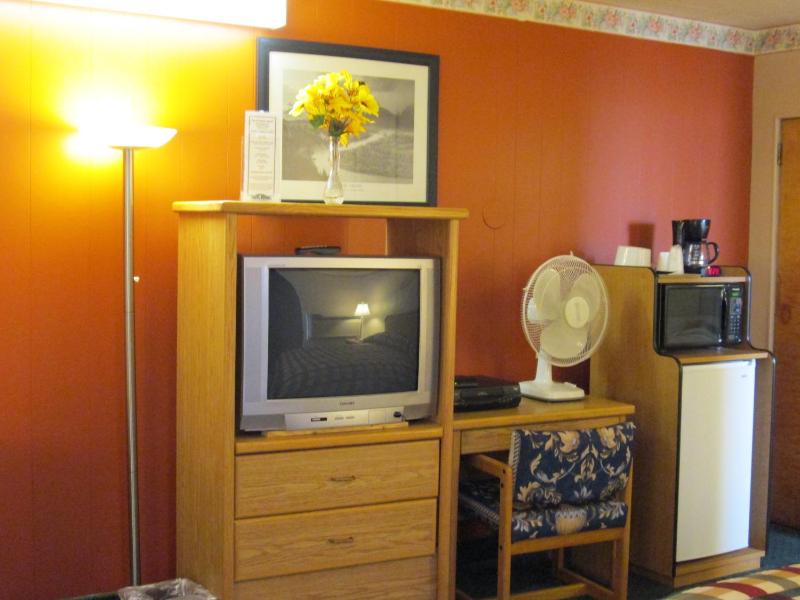 Queen Room with Three Queen Beds image 2