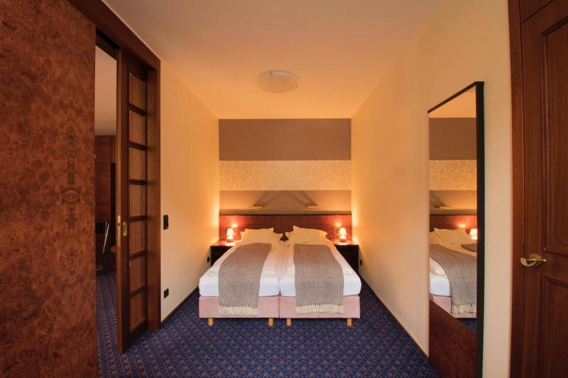 Triple Room with Balcony image 2