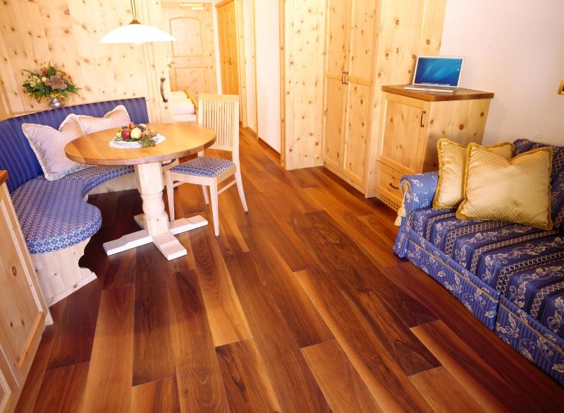 Junior Suite with Balcony image 3