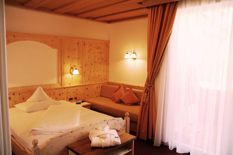 Single Room with Balcony image 3